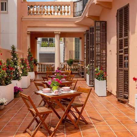 Antonios Hostal Sitges Exteriör bild