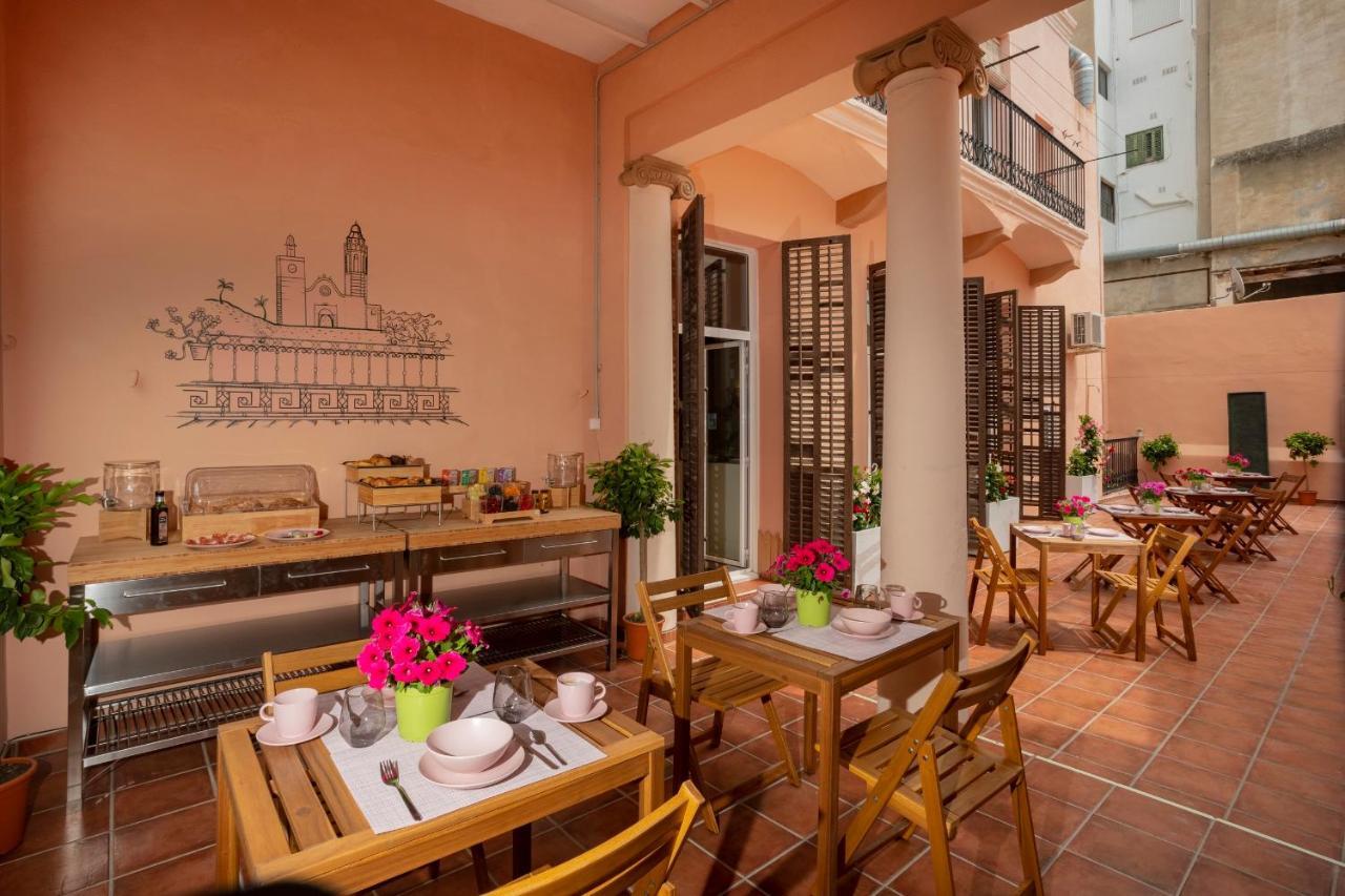 Antonios Hostal Sitges Exteriör bild