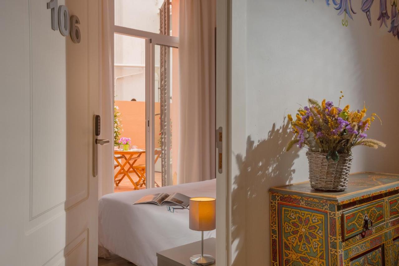 Antonios Hostal Sitges Exteriör bild